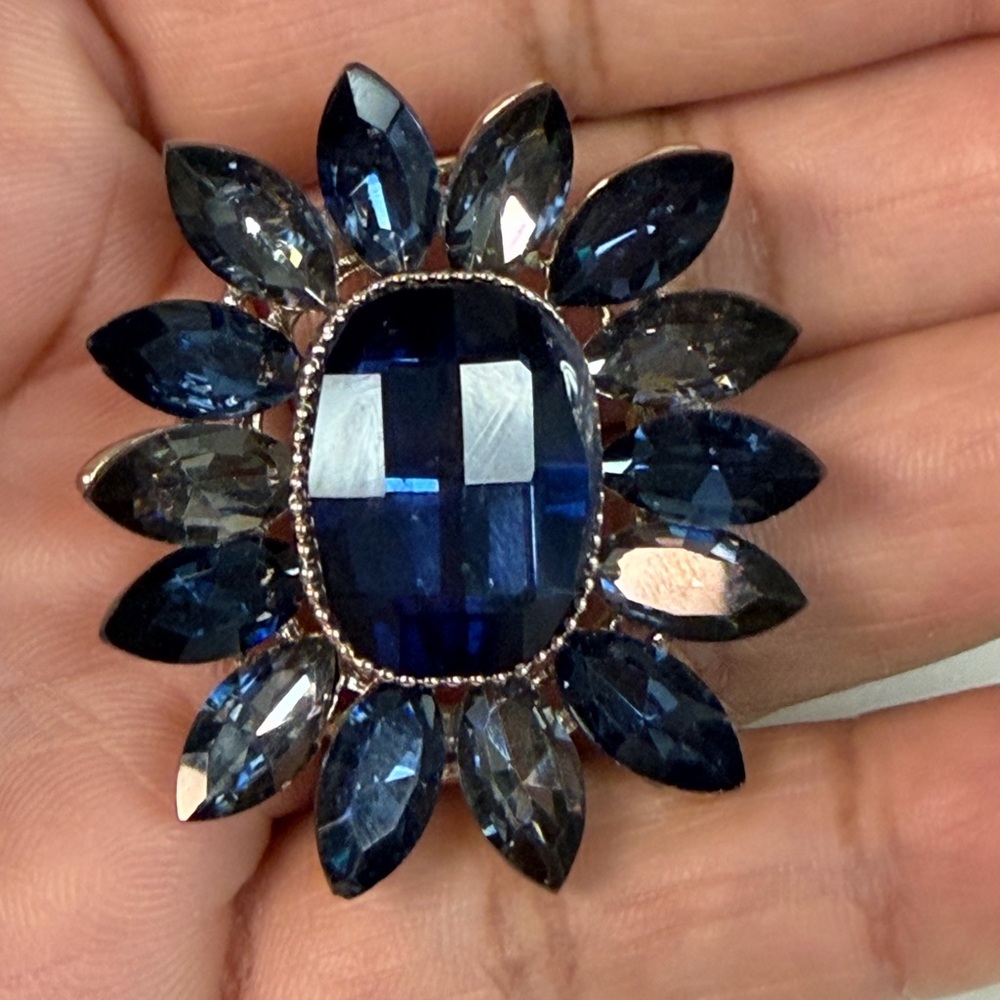 Dark Blue Faceted Crystal Flower Brooch - Picture 2 of 4